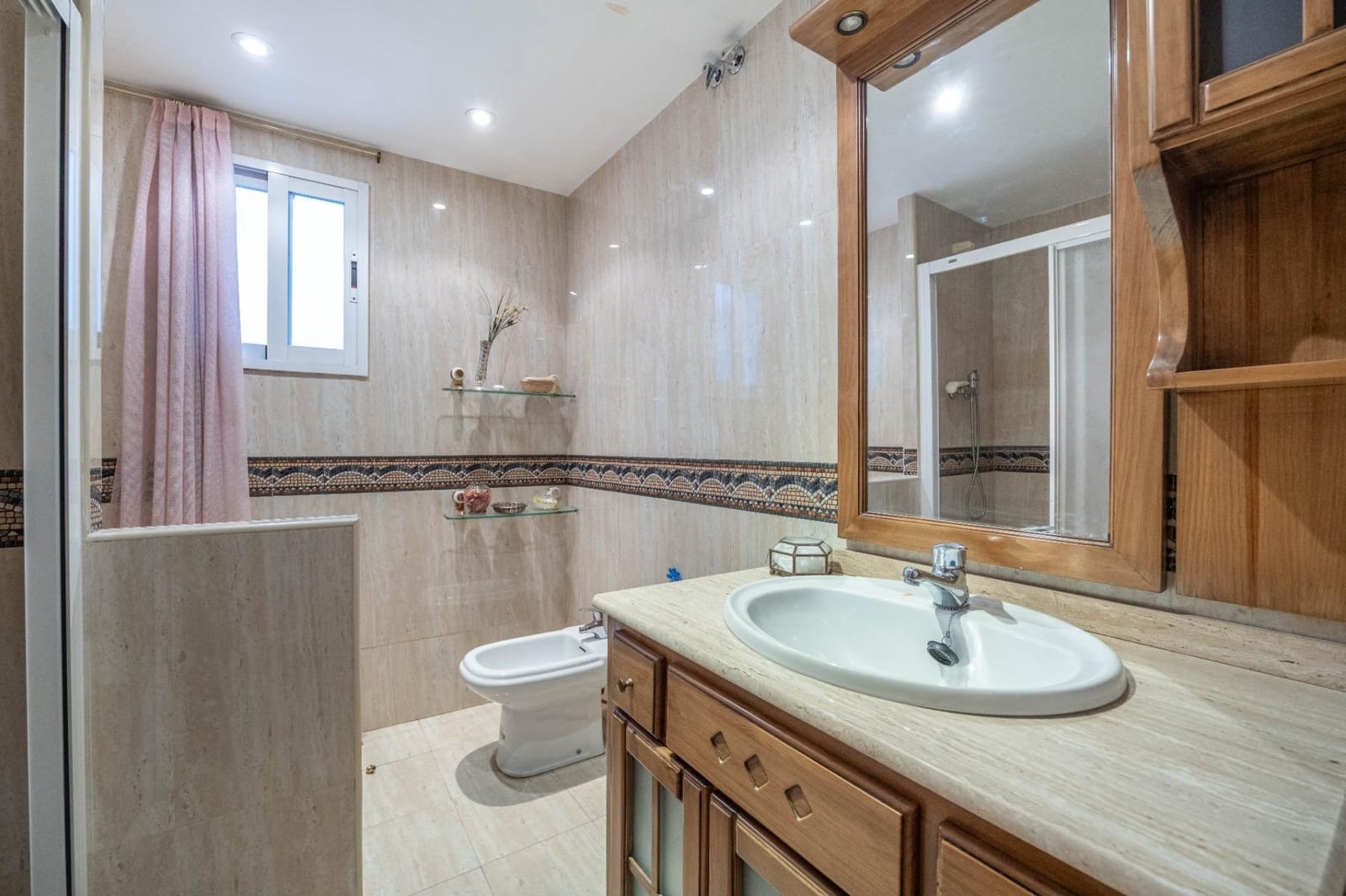 4 soveværelse Lejlighed til salg i Granada by med garage - € 480.000 (Ref: 9950060)