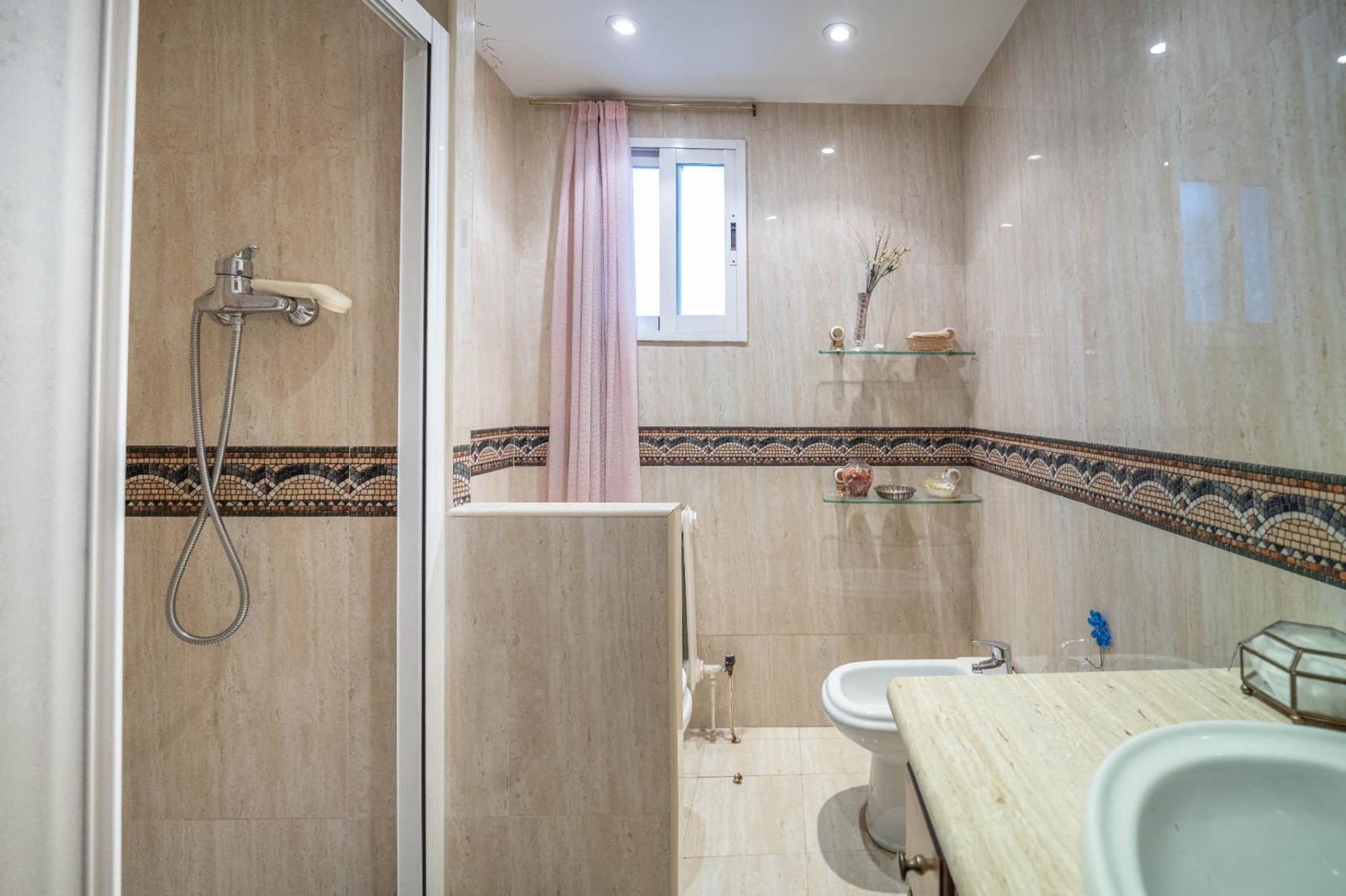 4 soveværelse Lejlighed til salg i Granada by med garage - € 480.000 (Ref: 9950060)