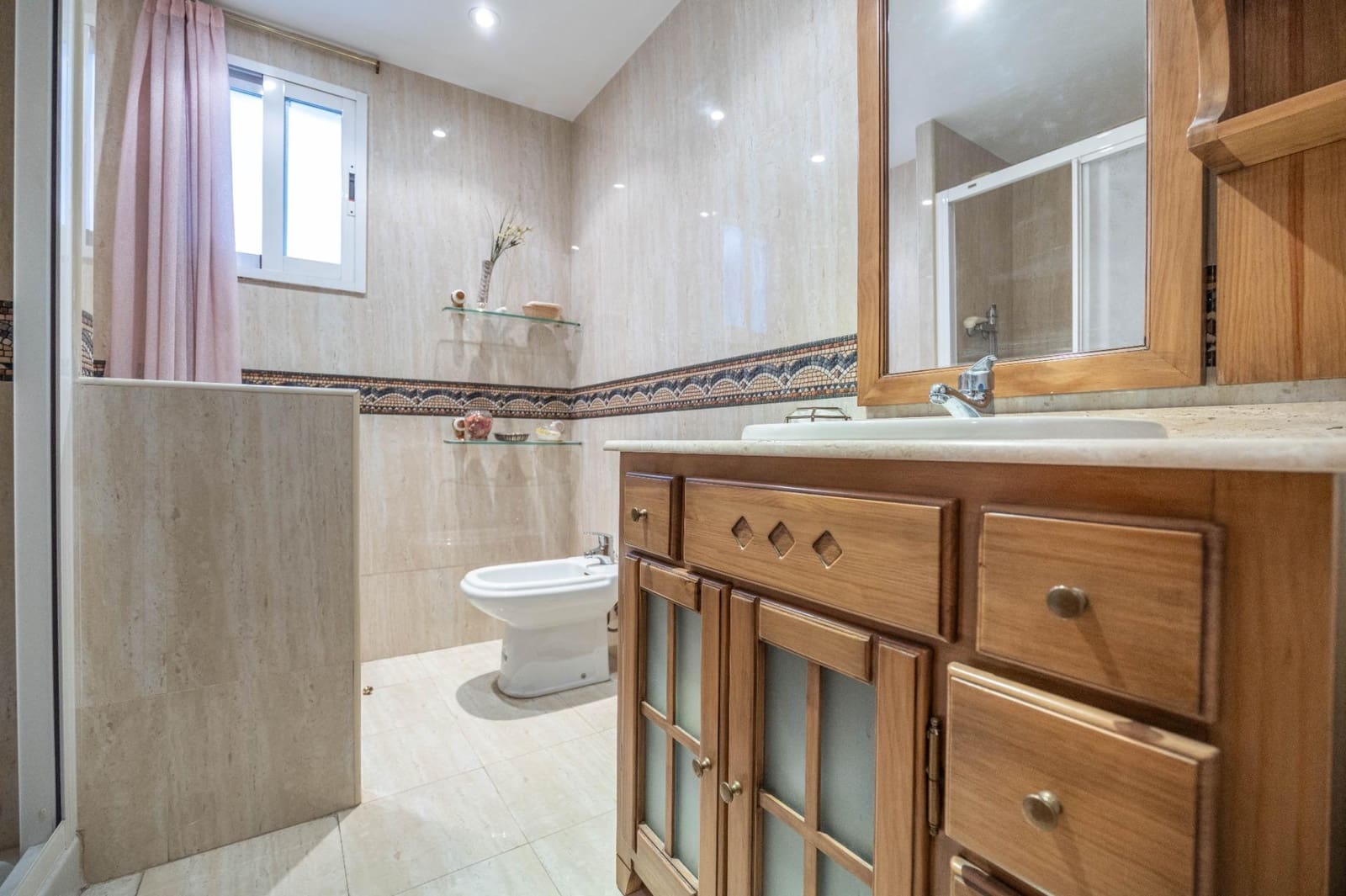 4 soveværelse Lejlighed til salg i Granada by med garage - € 480.000 (Ref: 9950060)