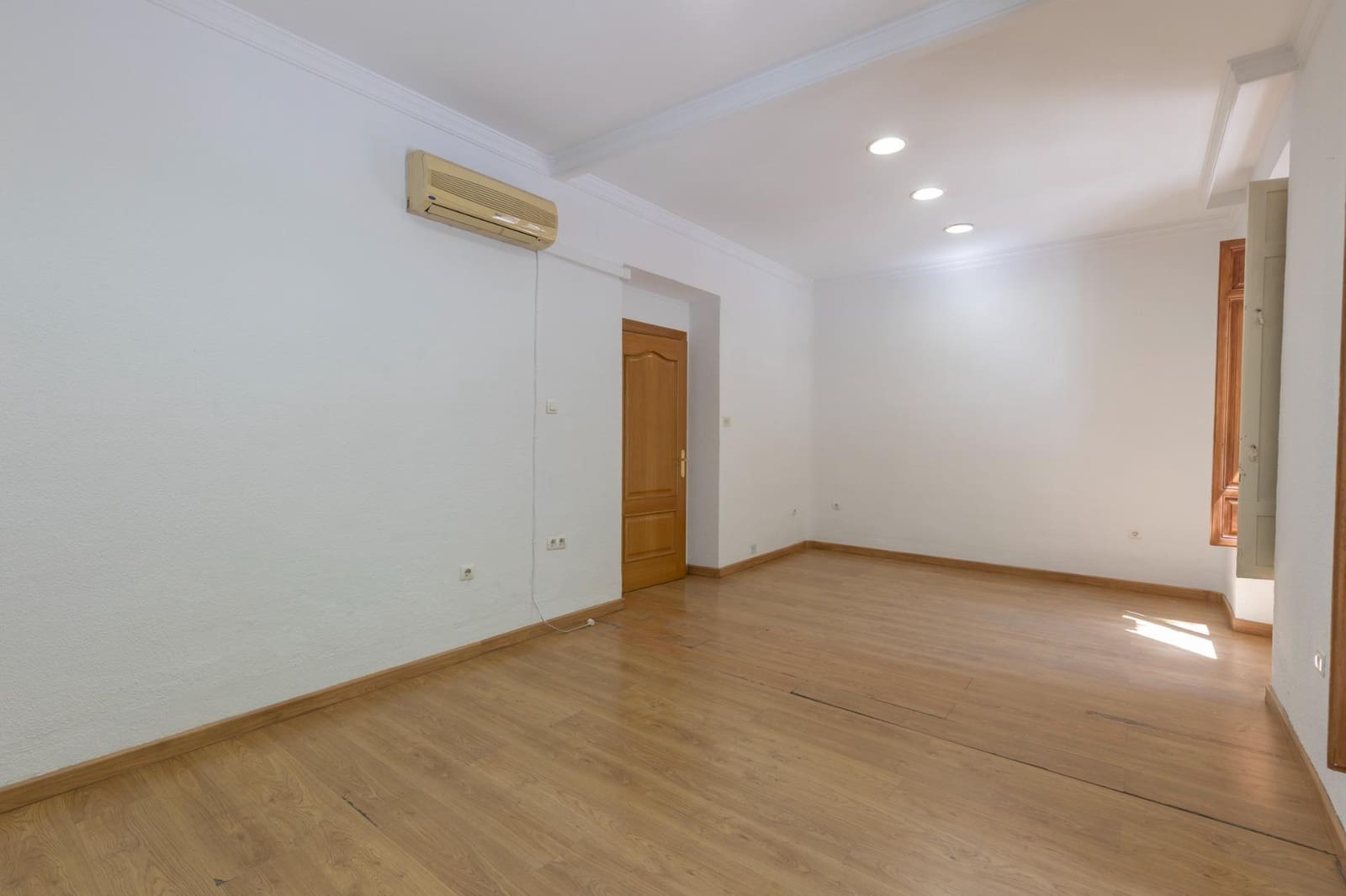 3 soveværelse Lejlighed til salg i Granada by - € 365.000 (Ref: 9950061)