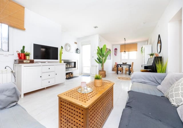 3 soverom Villa til salgs i Huétor Vega med svømmebasseng - € 369 000 (Ref: 9952815)