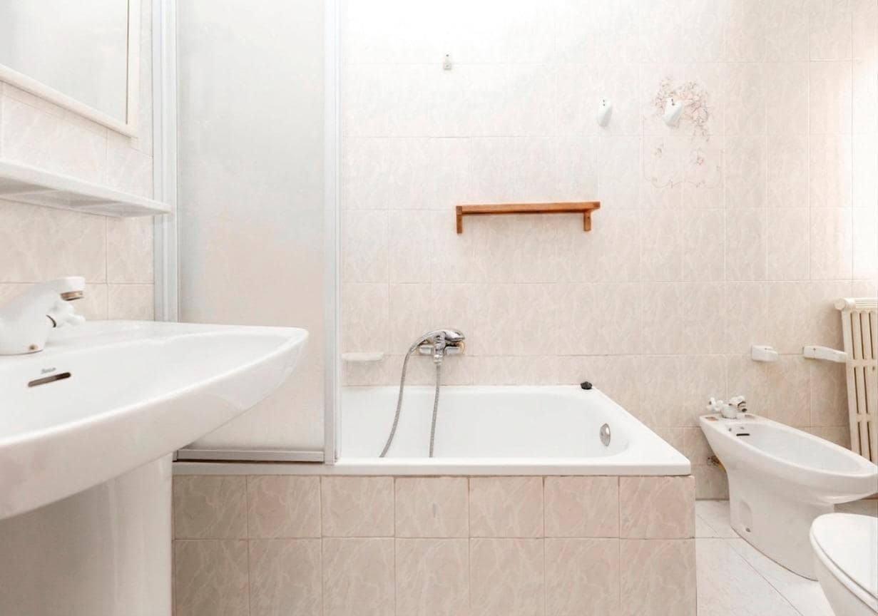 3 Zimmer Wohnung zu verkaufen in Granada Stadt - 275.000 € (Ref: 9954418)