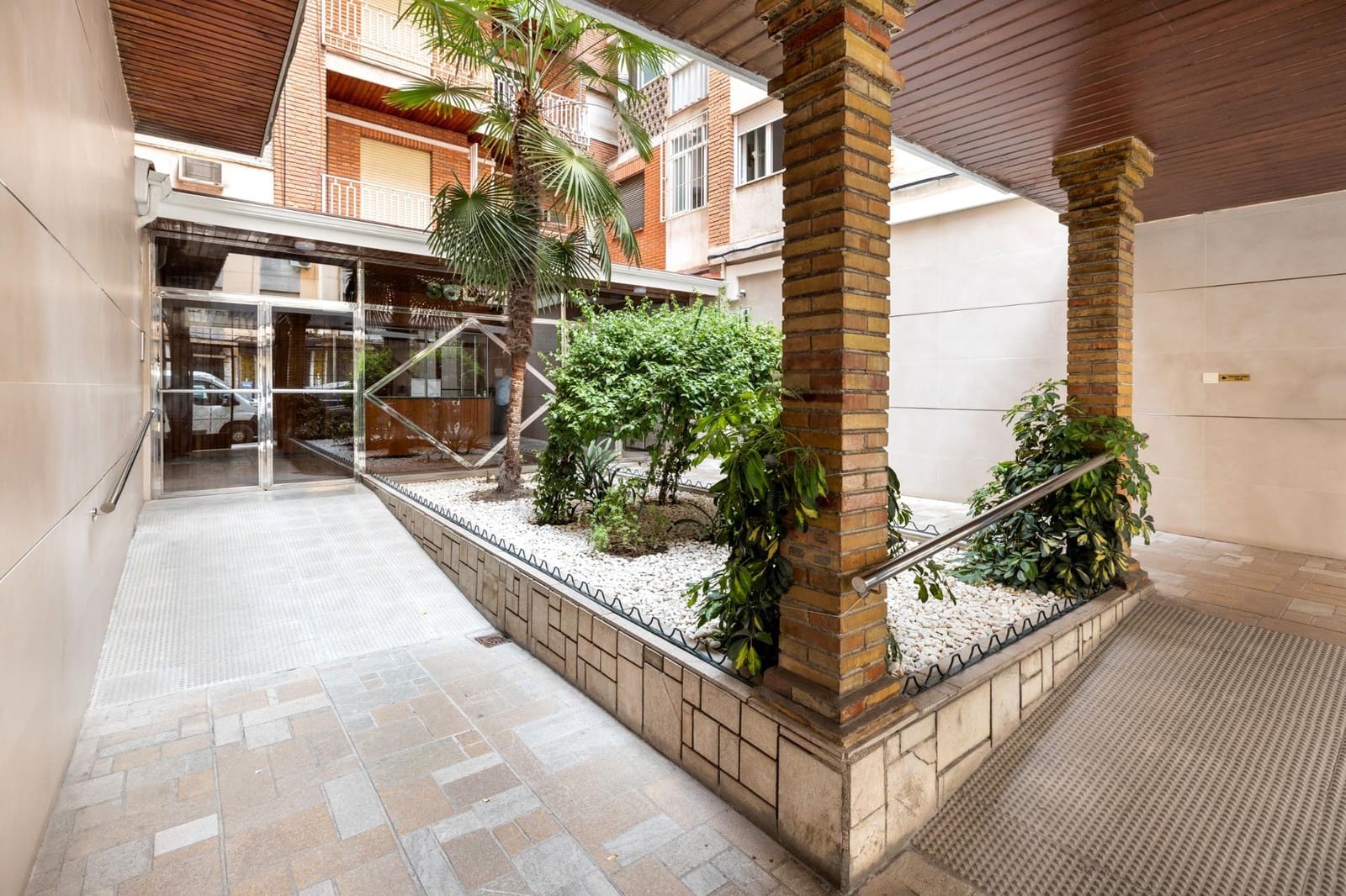 3 Zimmer Wohnung zu verkaufen in Granada Stadt - 275.000 € (Ref: 9954418)