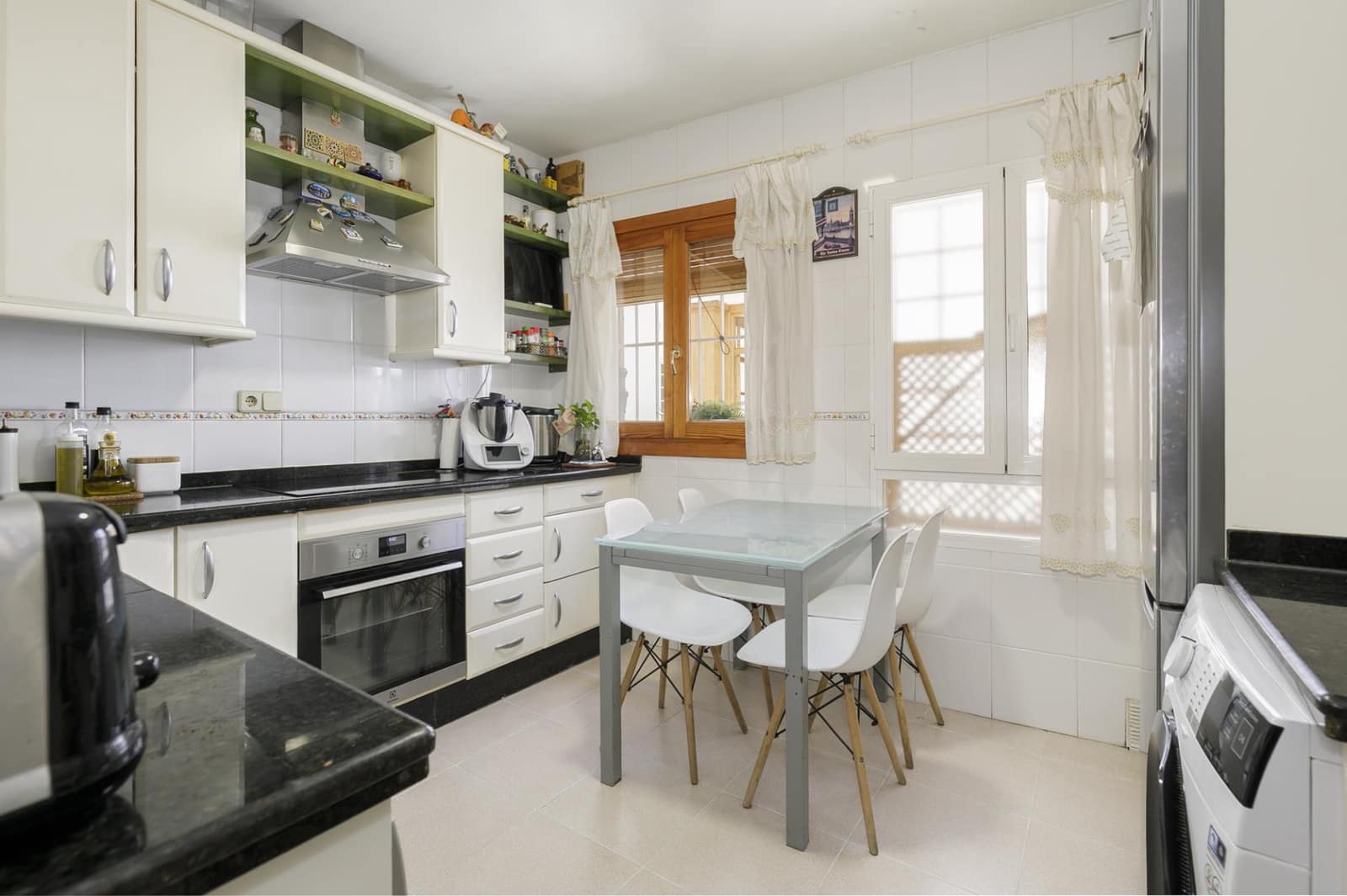 4 quarto Moradia em Banda para venda em Granada cidade com garagem - 630 000 € (Ref: 9958152)