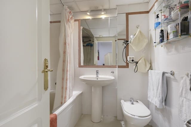 4 quarto Moradia em Banda para venda em Granada cidade com garagem - 630 000 € (Ref: 9958152)