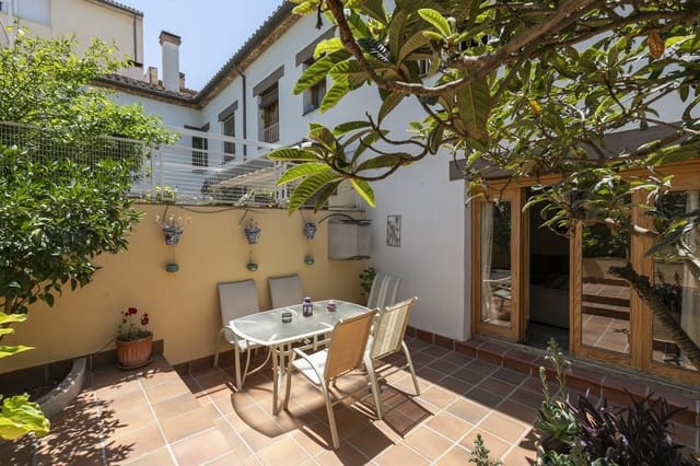 4 quarto Moradia em Banda para venda em Granada cidade com garagem - 630 000 € (Ref: 9958152)
