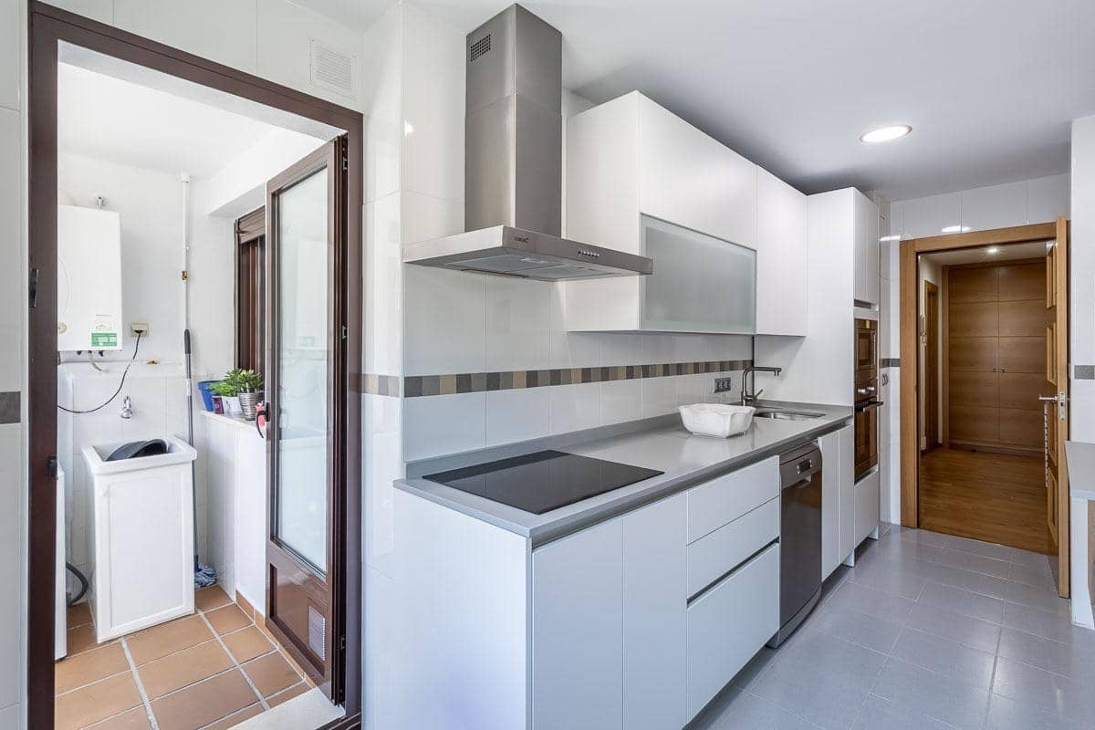 3 Zimmer Wohnung zu verkaufen in Granada Stadt mit Pool - 289.000 € (Ref: 9958153)