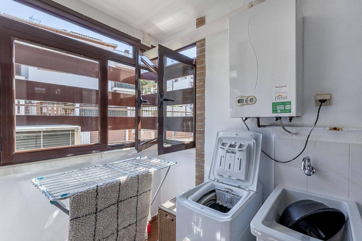 3 Zimmer Wohnung zu verkaufen in Granada Stadt mit Pool - 289.000 € (Ref: 9958153)