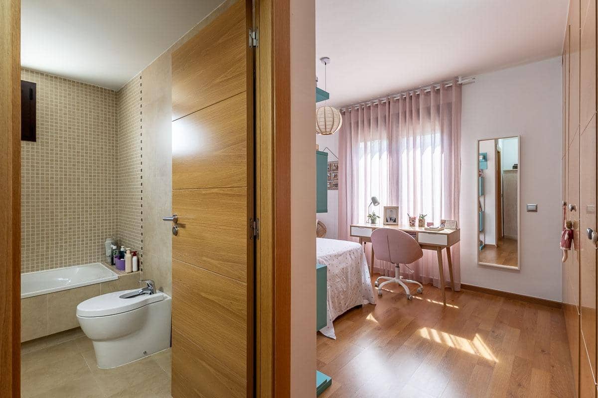 3 Zimmer Wohnung zu verkaufen in Granada Stadt mit Pool - 289.000 € (Ref: 9958153)