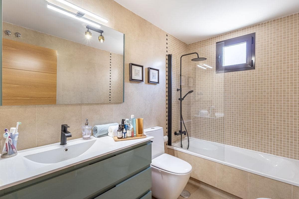 3 Zimmer Wohnung zu verkaufen in Granada Stadt mit Pool - 289.000 € (Ref: 9958153)