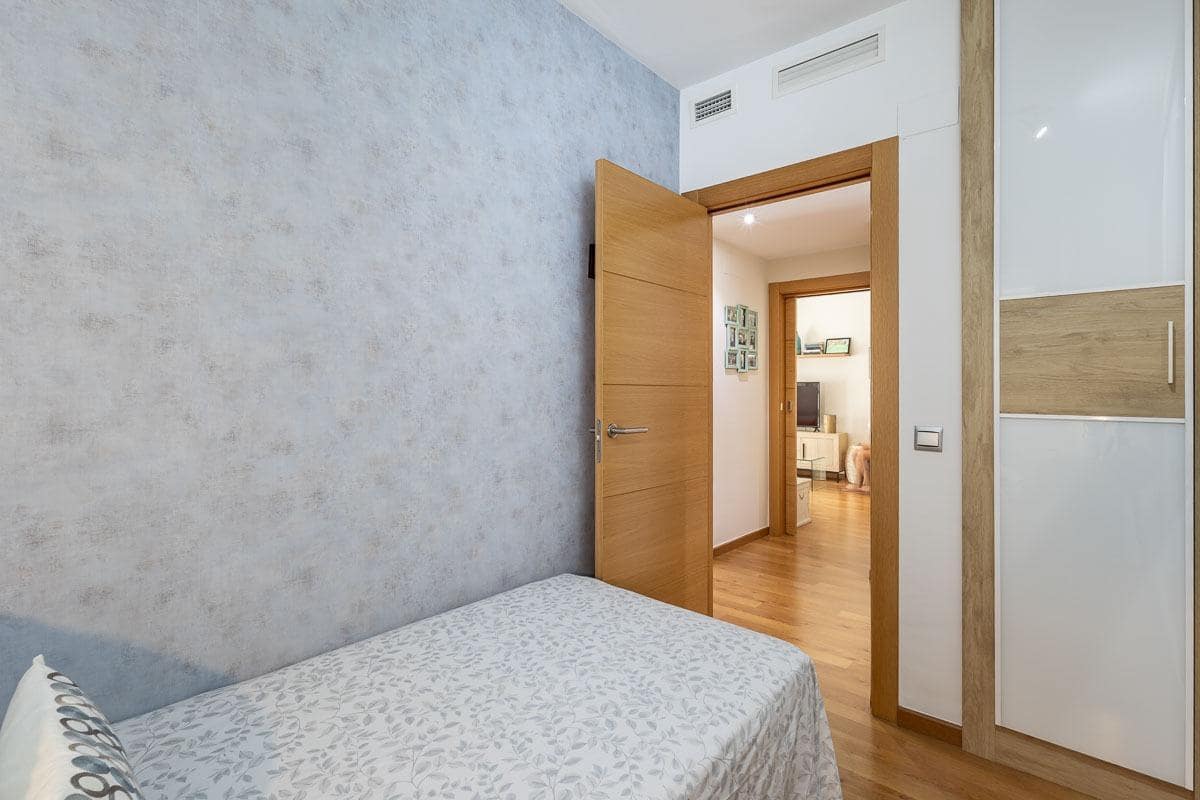 3 Zimmer Wohnung zu verkaufen in Granada Stadt mit Pool - 289.000 € (Ref: 9958153)