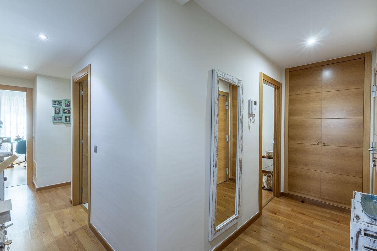 3 Zimmer Wohnung zu verkaufen in Granada Stadt mit Pool - 289.000 € (Ref: 9958153)