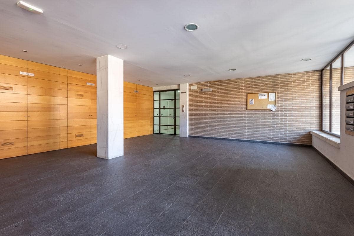 3 Zimmer Wohnung zu verkaufen in Granada Stadt mit Pool - 289.000 € (Ref: 9958153)
