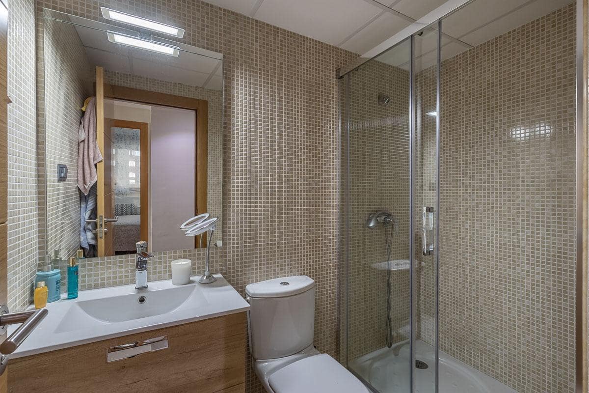 3 Zimmer Wohnung zu verkaufen in Granada Stadt mit Pool - 289.000 € (Ref: 9958153)