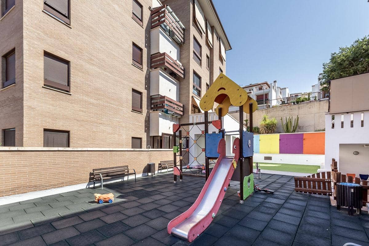 3 Zimmer Wohnung zu verkaufen in Granada Stadt mit Pool - 289.000 € (Ref: 9958153)