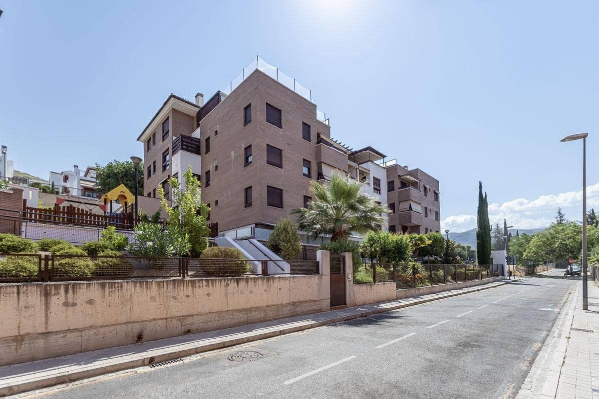 3 Zimmer Wohnung zu verkaufen in Granada Stadt mit Pool - 289.000 € (Ref: 9958153)