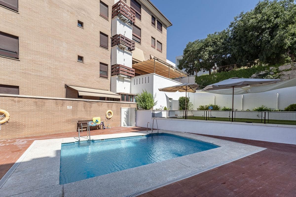 3 Zimmer Wohnung zu verkaufen in Granada Stadt mit Pool - 289.000 € (Ref: 9958153)
