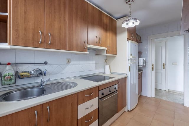 2 makuuhuone Asunto myytävänä paikassa Motril mukana uima-altaan 
autotalli - 275 000 € (Ref: 9958154)