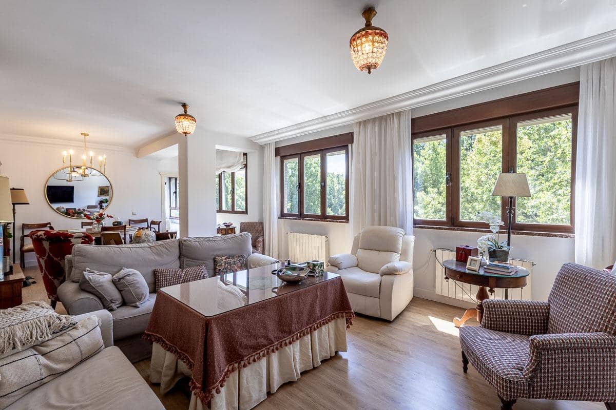 Piso de 4 habitaciones en Granada ciudad en venta - 615.000 € (Ref: 9958155)