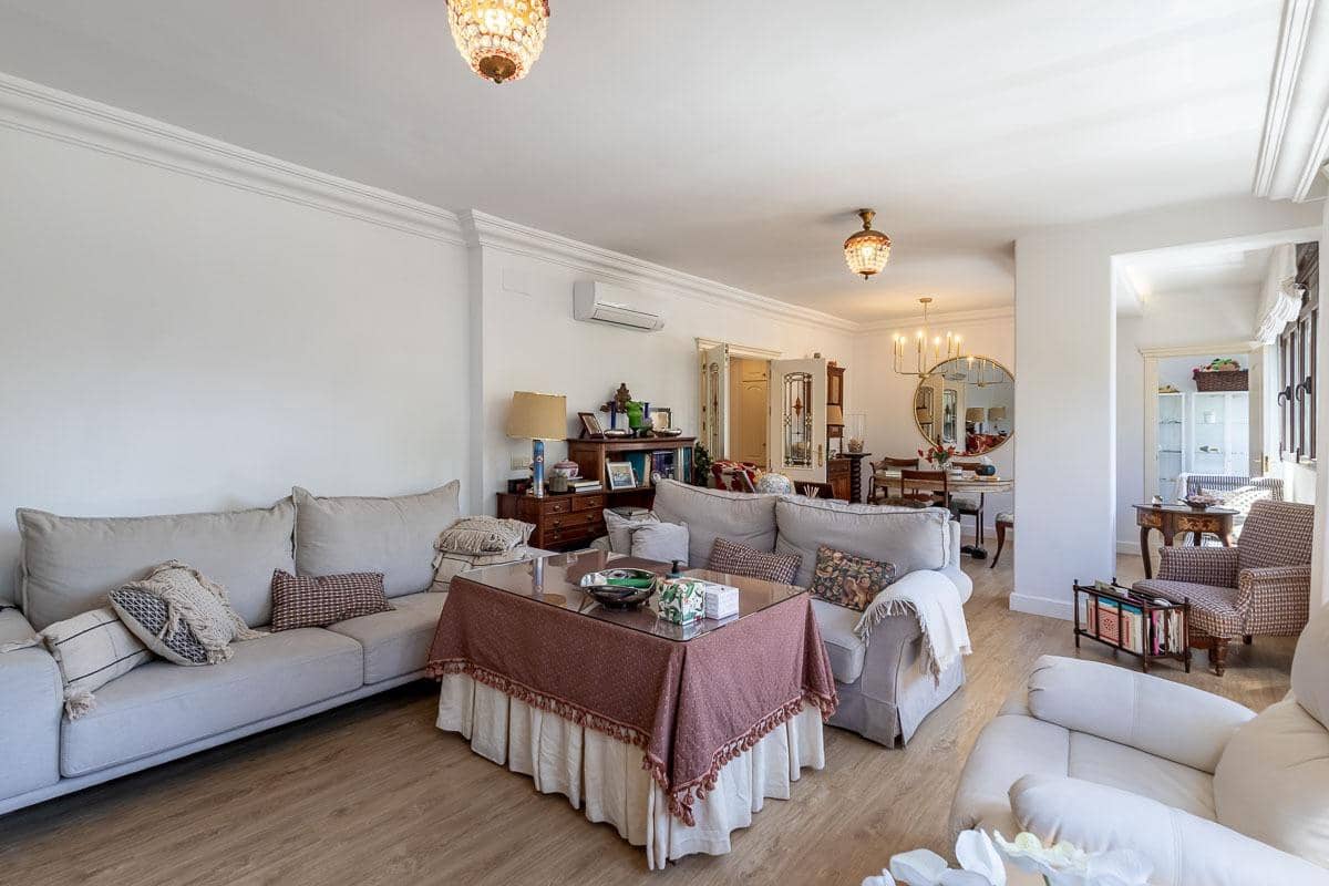 Piso de 4 habitaciones en Granada ciudad en venta - 615.000 € (Ref: 9958155)