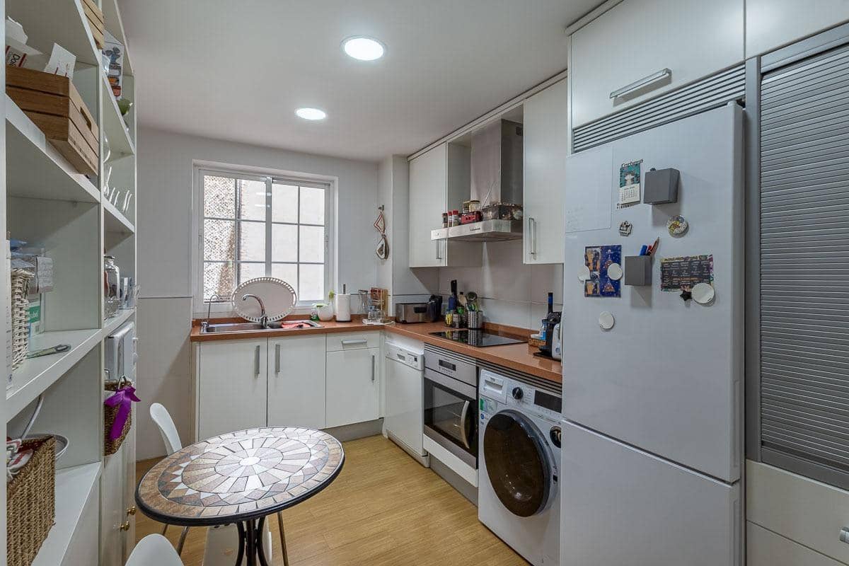 Piso de 4 habitaciones en Granada ciudad en venta - 615.000 € (Ref: 9958155)