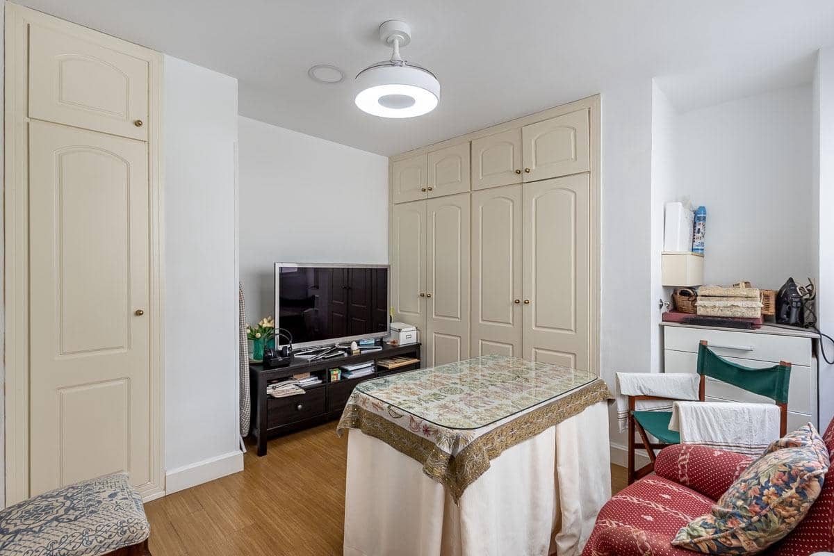Piso de 4 habitaciones en Granada ciudad en venta - 615.000 € (Ref: 9958155)