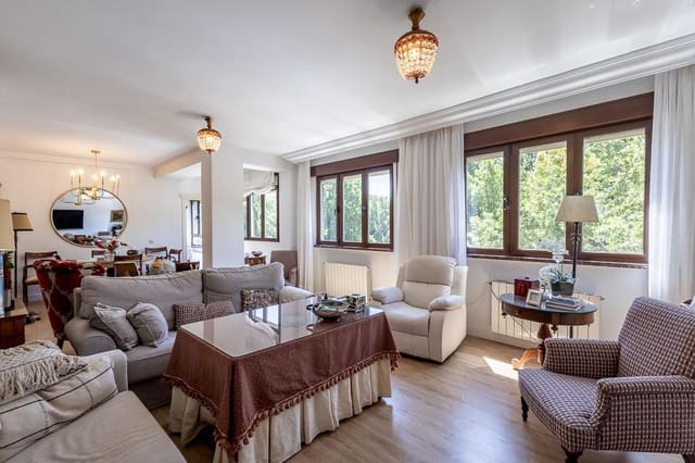 3 slaapkamer Flat te koop in Granada stad - € 615.000 (Ref: 9958155)