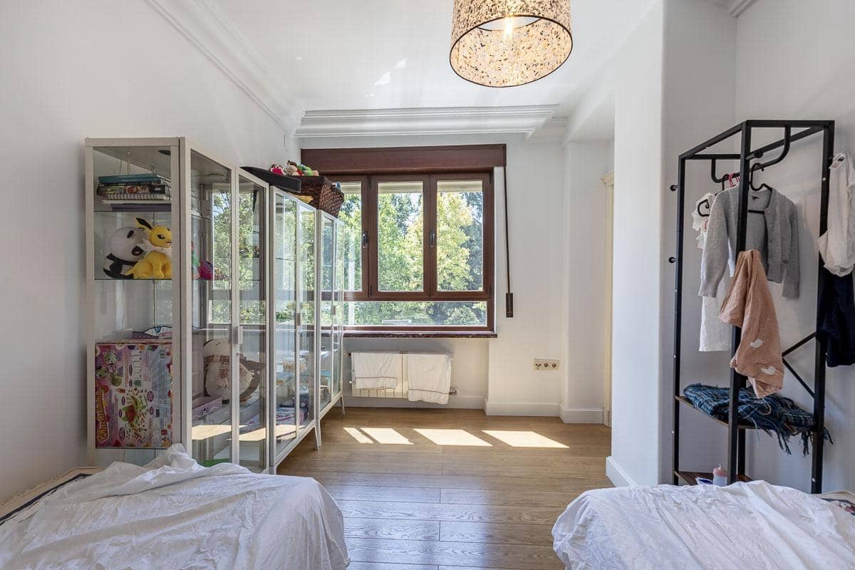 Piso de 4 habitaciones en Granada ciudad en venta - 615.000 € (Ref: 9958155)