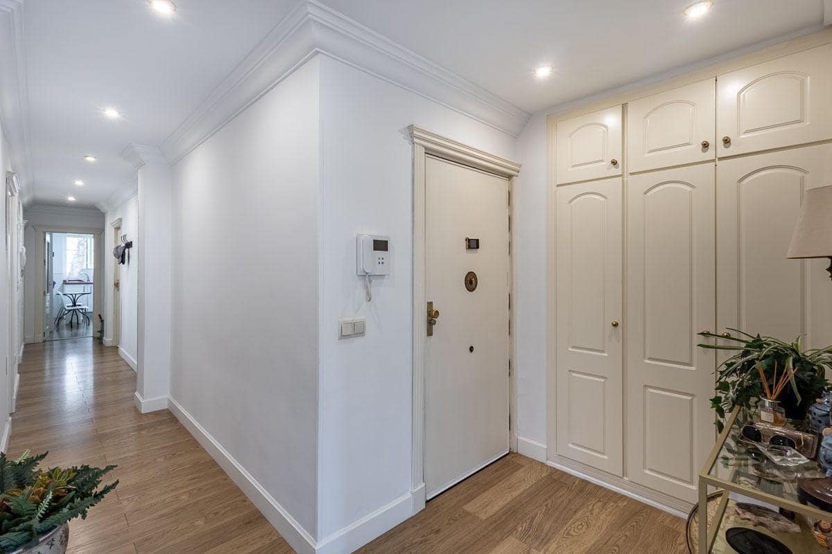 Piso de 4 habitaciones en Granada ciudad en venta - 615.000 € (Ref: 9958155)
