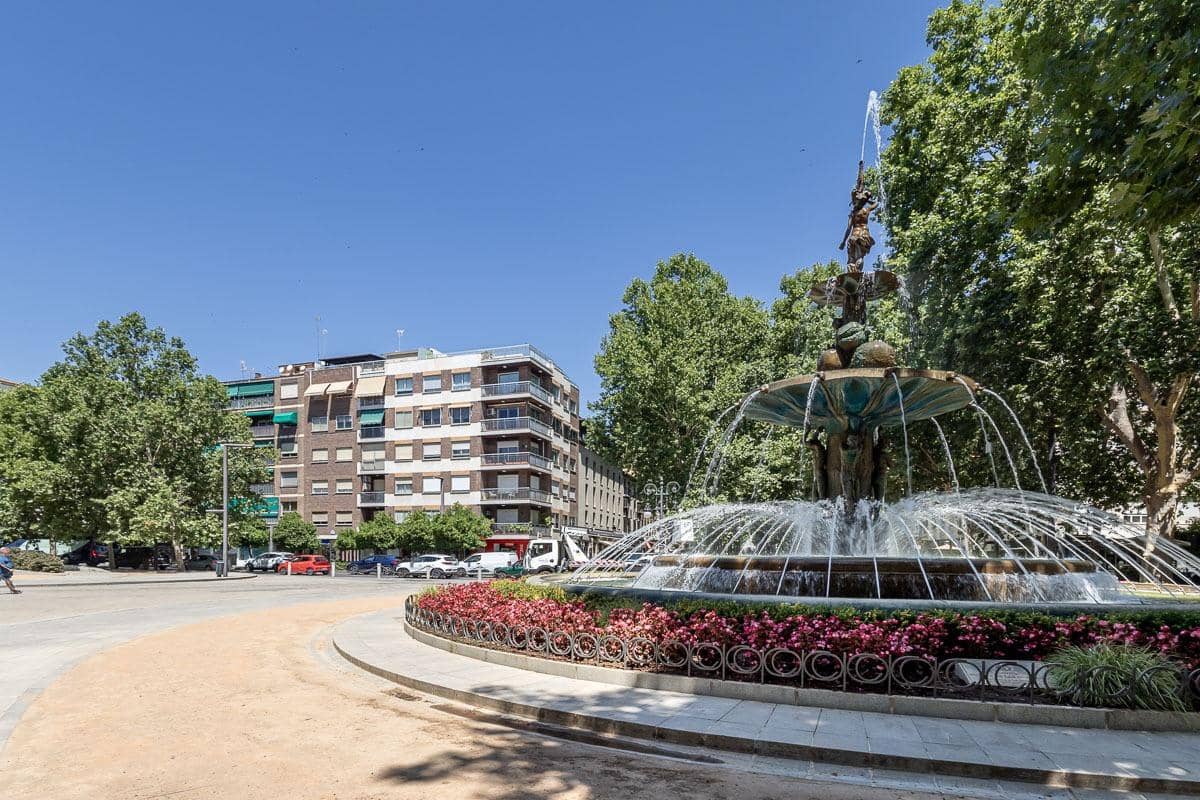 Piso de 4 habitaciones en Granada ciudad en venta - 615.000 € (Ref: 9958155)