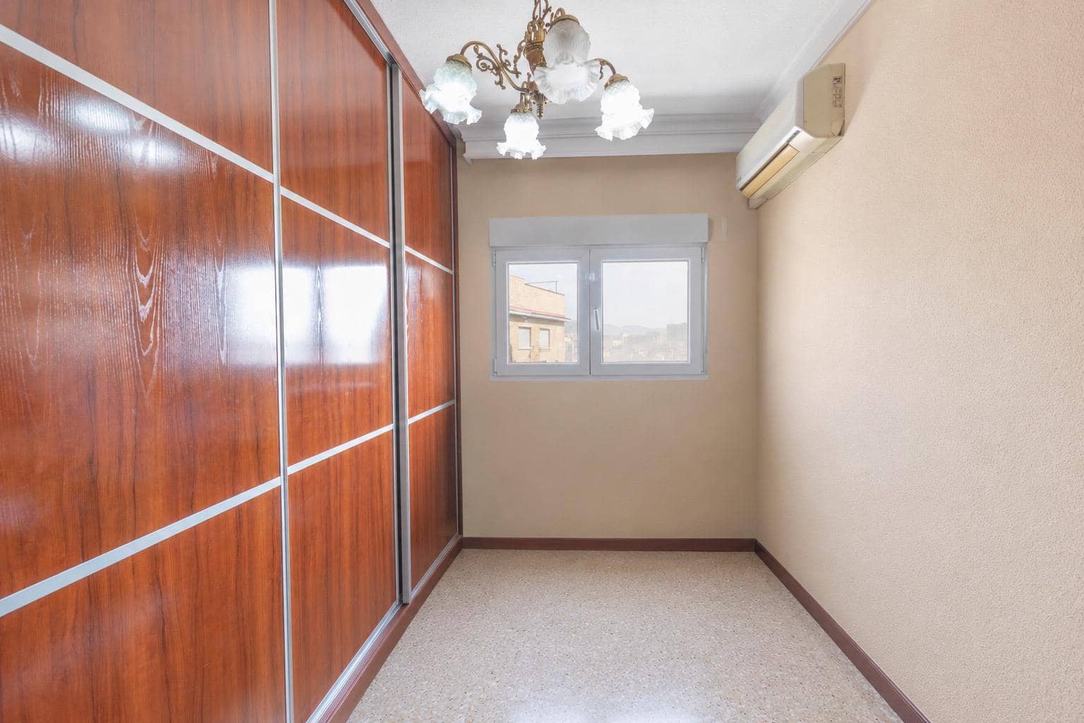 4 soveværelse Lejlighed til salg i Granada by - € 259.000 (Ref: 9959978)