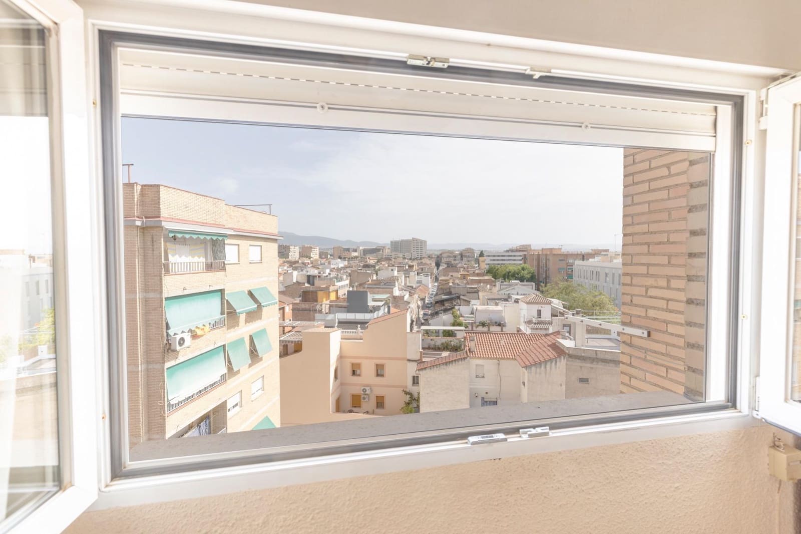 4 soveværelse Lejlighed til salg i Granada by - € 259.000 (Ref: 9959978)