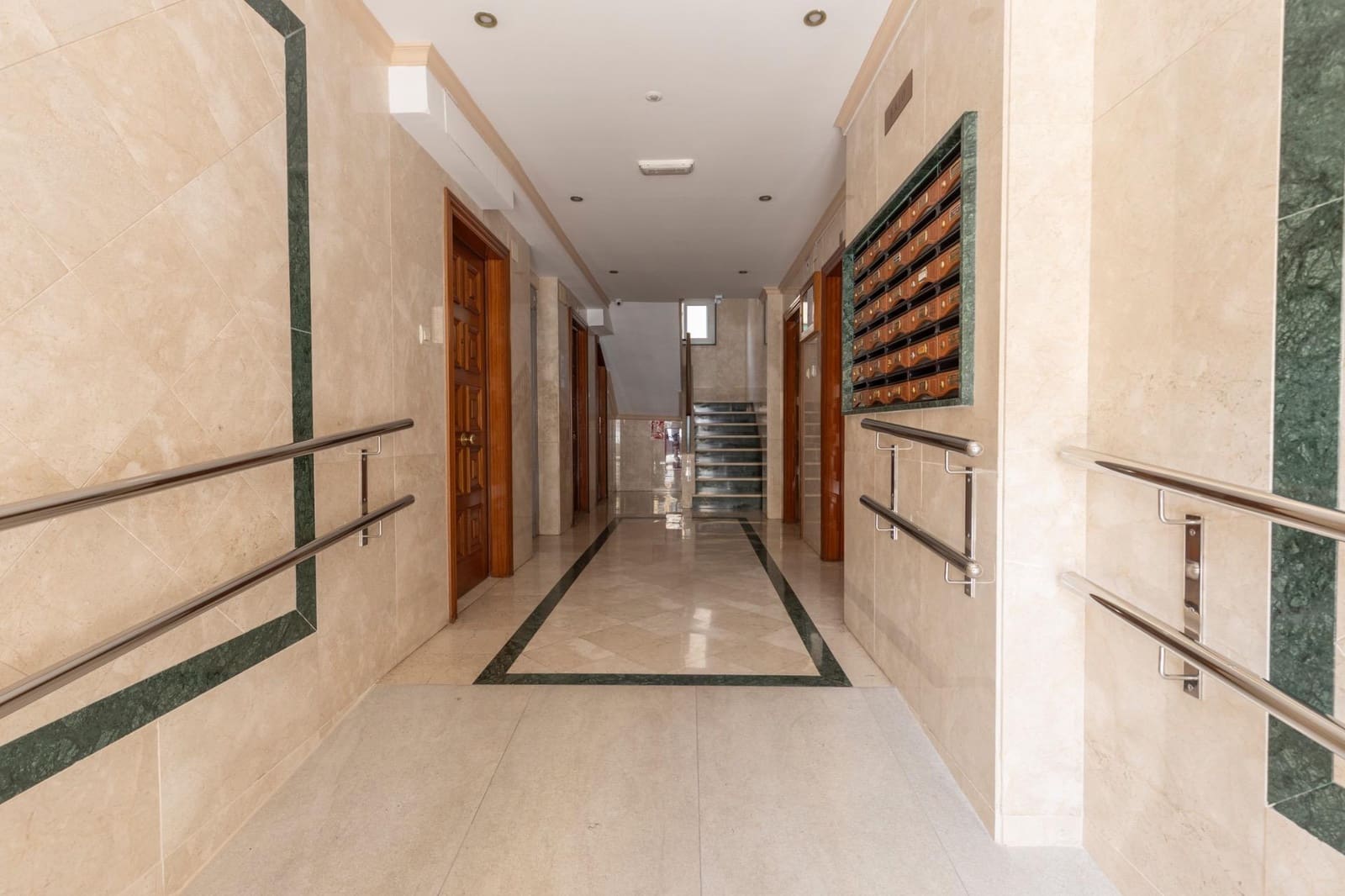 4 soveværelse Lejlighed til salg i Granada by - € 259.000 (Ref: 9959978)