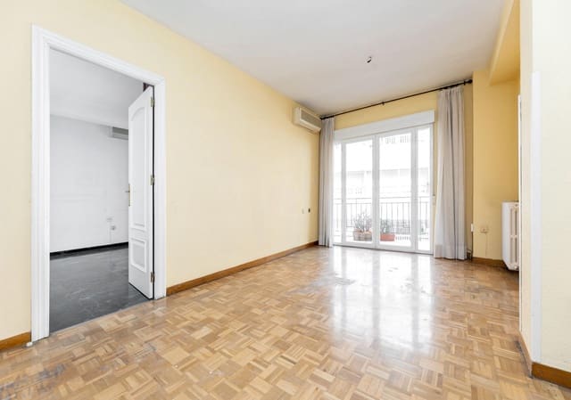 5 soverom Leilighet til salgs i Centro, Granada by med garasje - € 575 000 (Ref: 9959981)