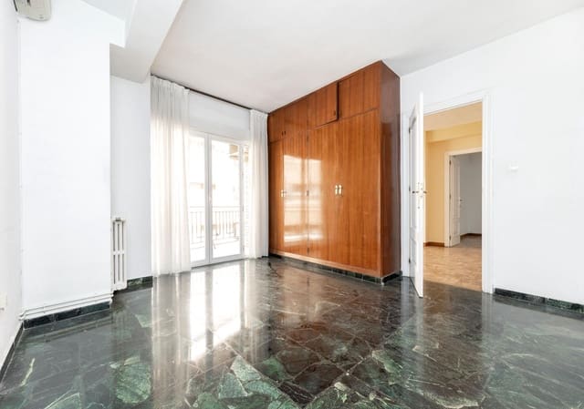 5 soverom Leilighet til salgs i Centro, Granada by med garasje - € 575 000 (Ref: 9959981)