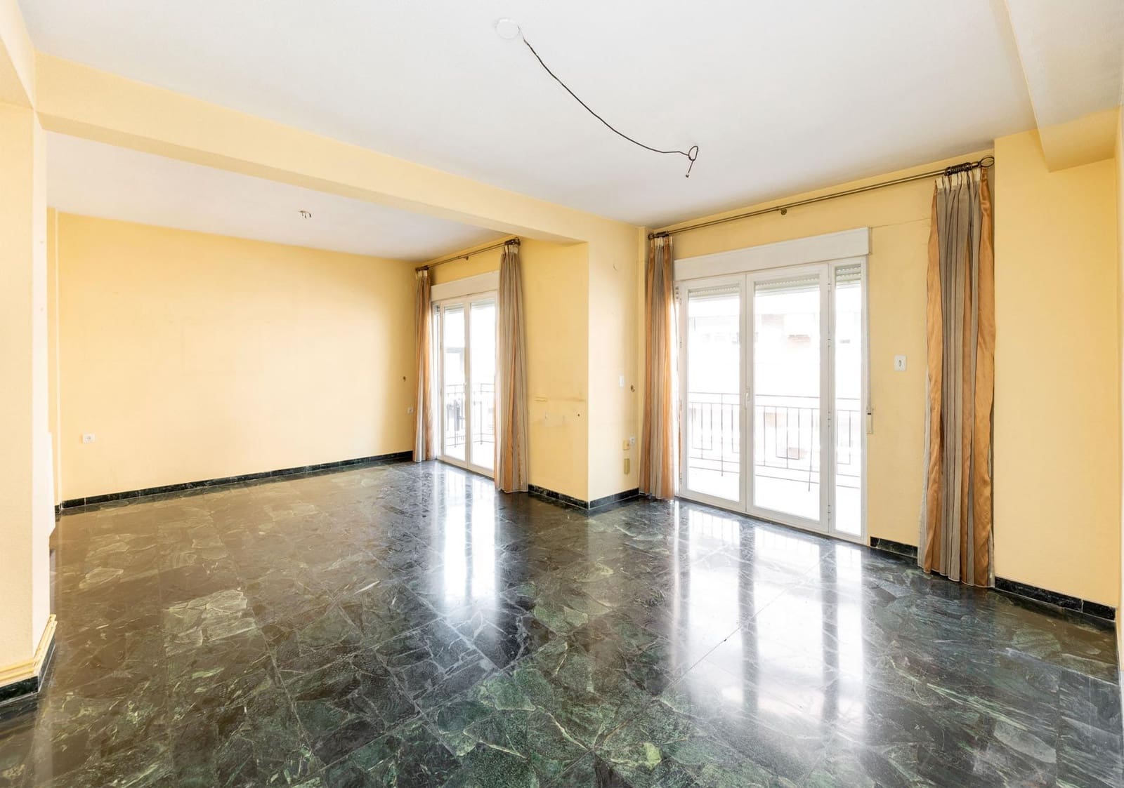 5 soverom Leilighet til salgs i Granada by med garasje - € 575 000 (Ref: 9959981)