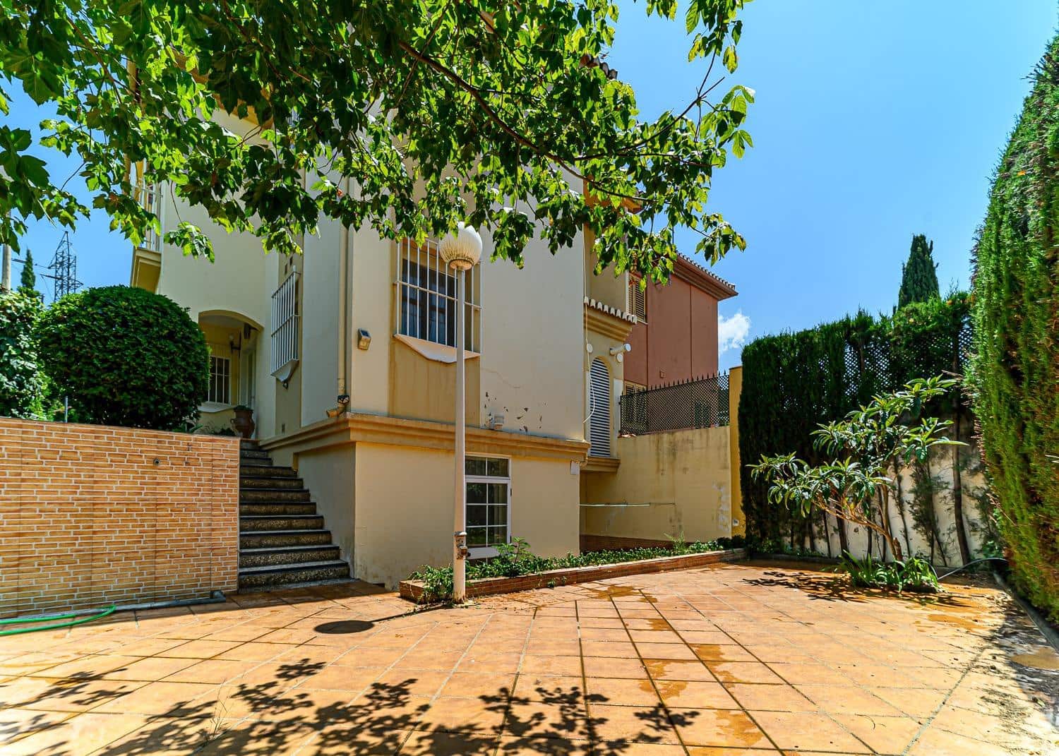 5 bedroom Villa for sale in Albolote with pool garage - € 368,000 (Ref: 9959982)