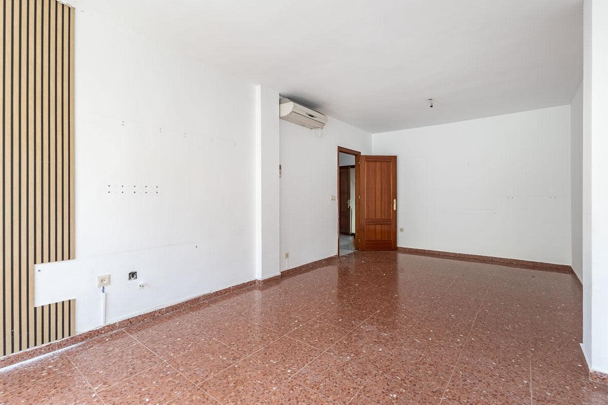 5 slaapkamer Rijtjeshuis te koop in Huetor Vega met garage - € 295.000 (Ref: 9959985)