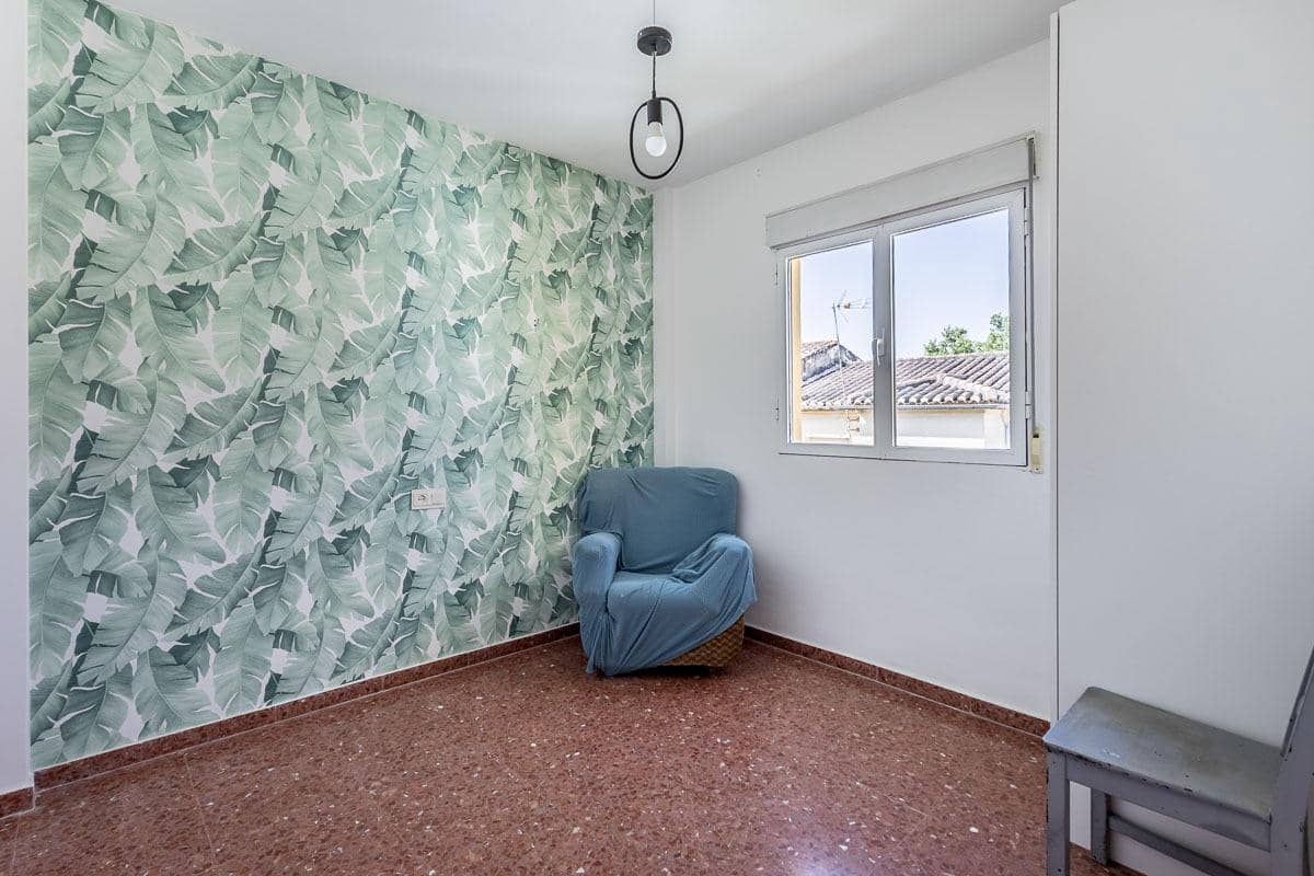 5 slaapkamer Rijtjeshuis te koop in Huetor Vega met garage - € 295.000 (Ref: 9959985)