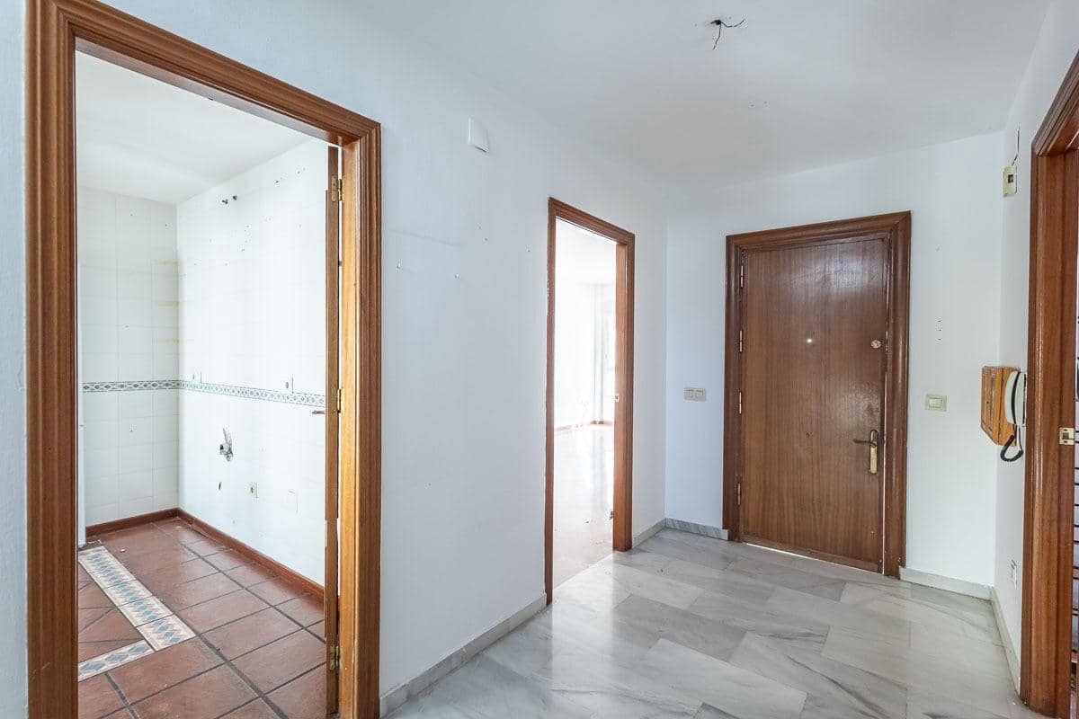 5 slaapkamer Rijtjeshuis te koop in Huetor Vega met garage - € 295.000 (Ref: 9959985)