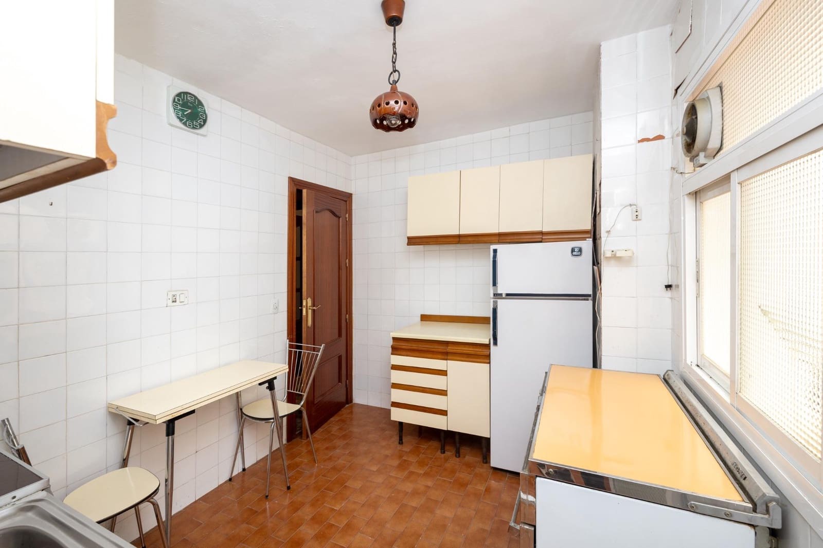 Piso de 3 habitaciones en Granada ciudad en venta - 250.000 € (Ref: 9965508)