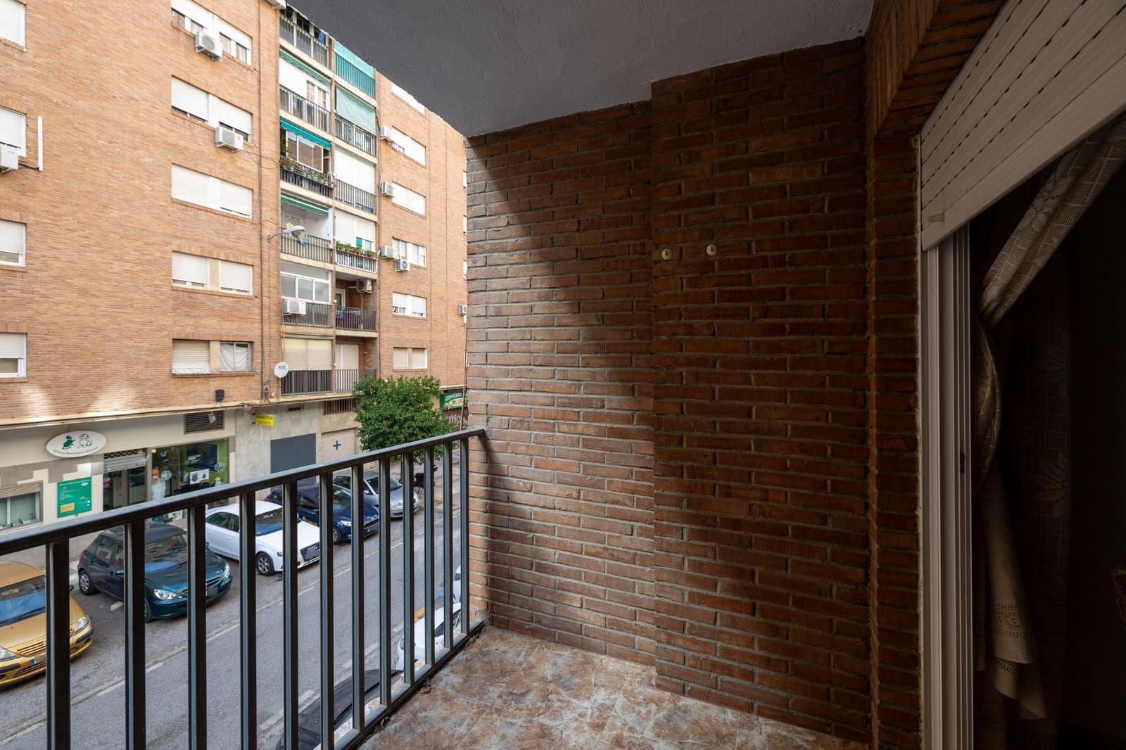 Piso de 3 habitaciones en Granada ciudad en venta - 250.000 € (Ref: 9965508)