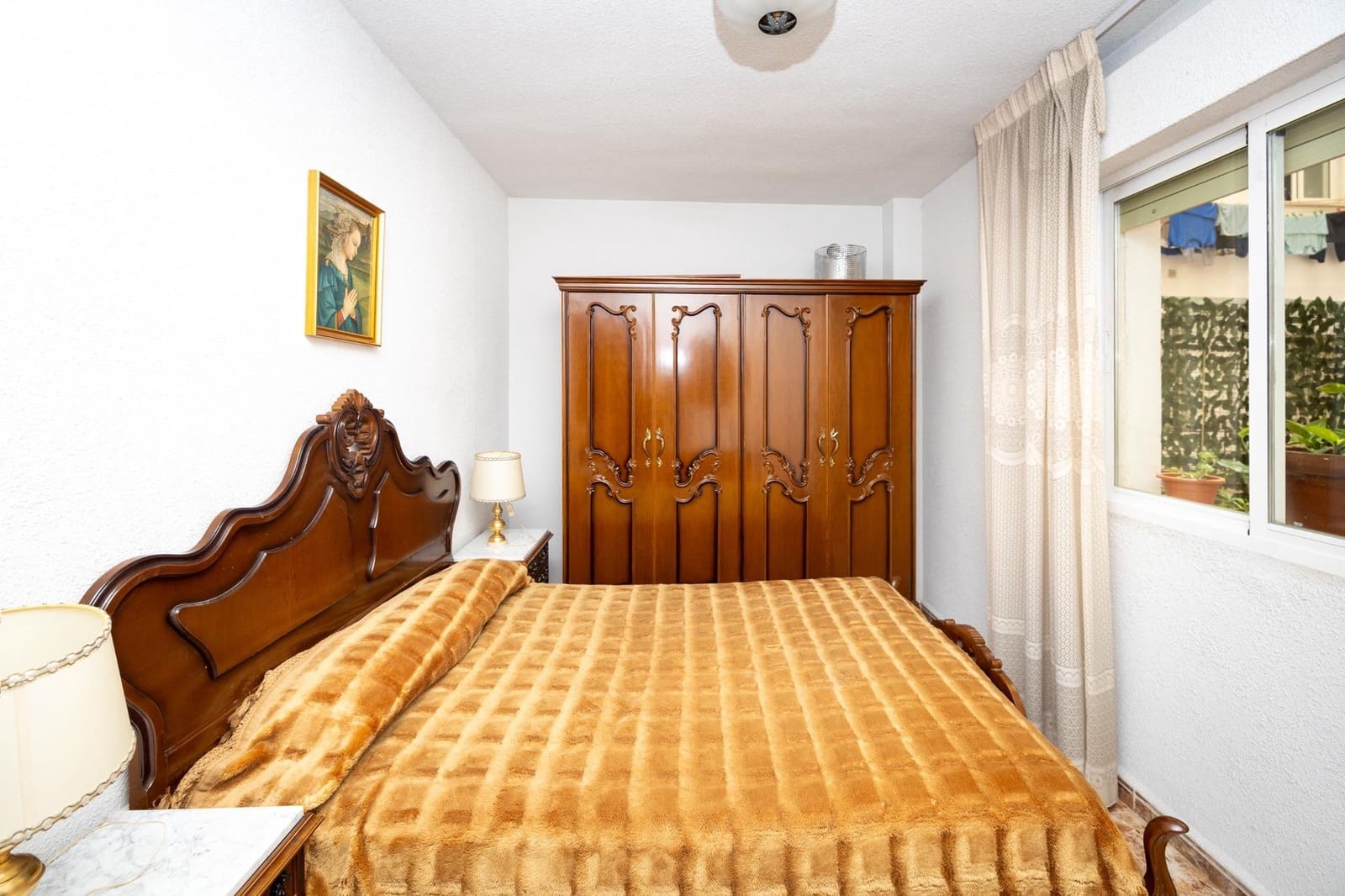 Piso de 3 habitaciones en Granada ciudad en venta - 250.000 € (Ref: 9965508)