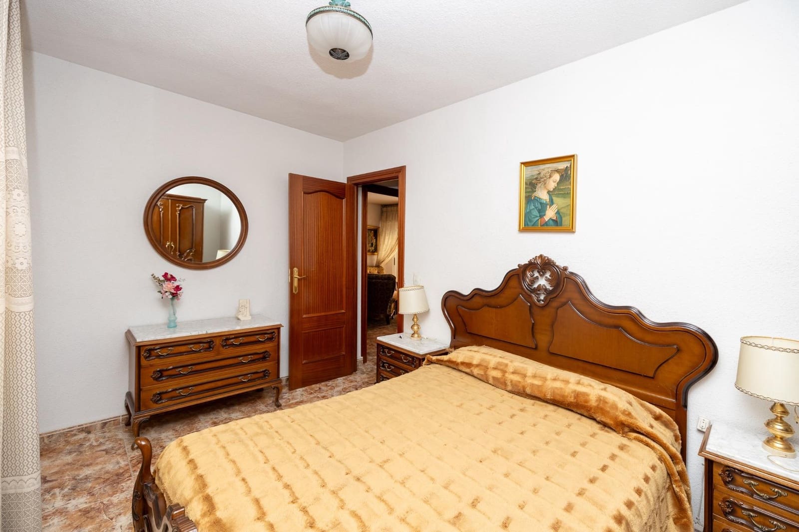 Piso de 3 habitaciones en Granada ciudad en venta - 250.000 € (Ref: 9965508)
