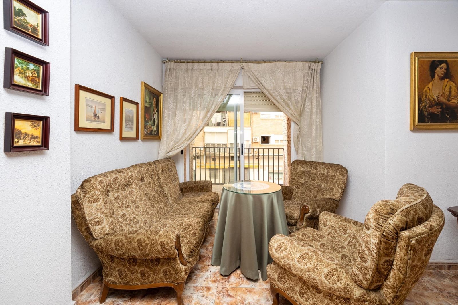 Piso de 3 habitaciones en Granada ciudad en venta - 250.000 € (Ref: 9965508)