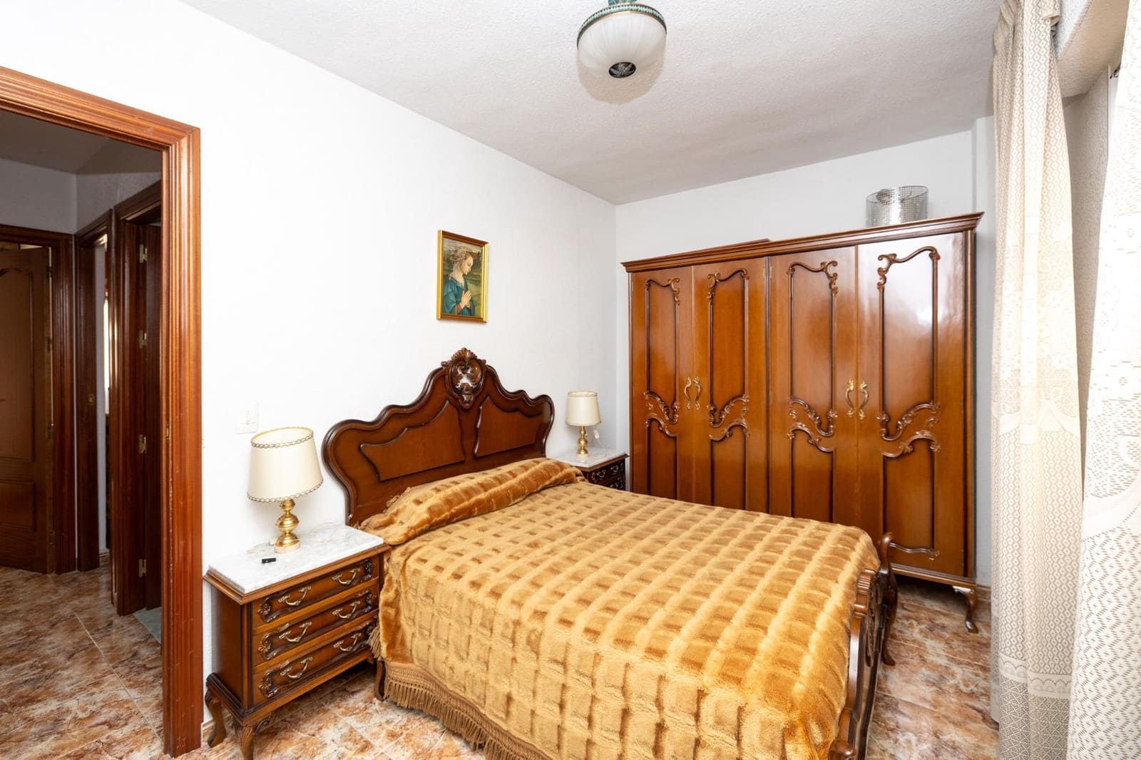 Piso de 3 habitaciones en Granada ciudad en venta - 250.000 € (Ref: 9965508)