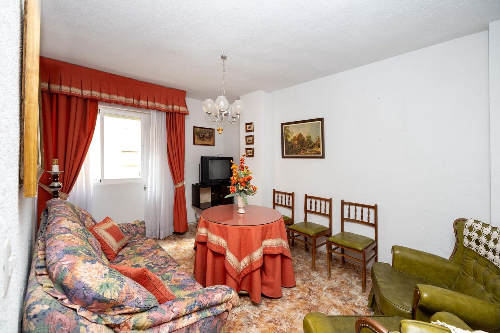 Piso de 3 habitaciones en Granada ciudad en venta - 250.000 € (Ref: 9965508)