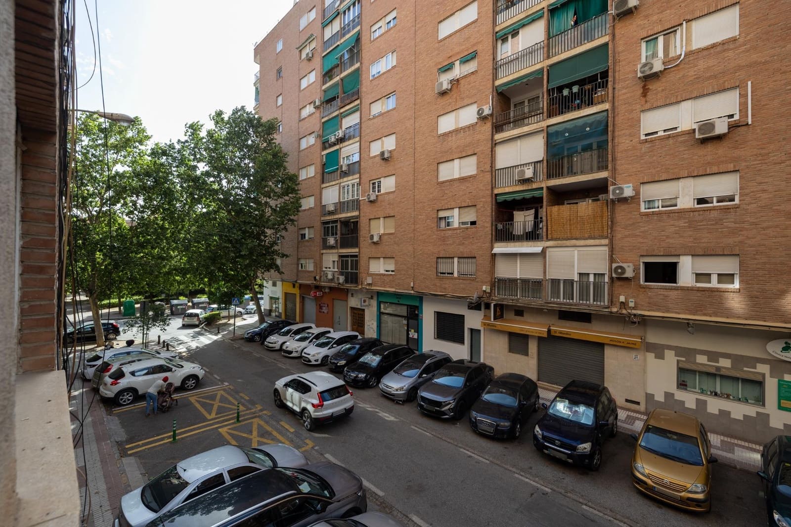 Piso de 3 habitaciones en Granada ciudad en venta - 250.000 € (Ref: 9965508)