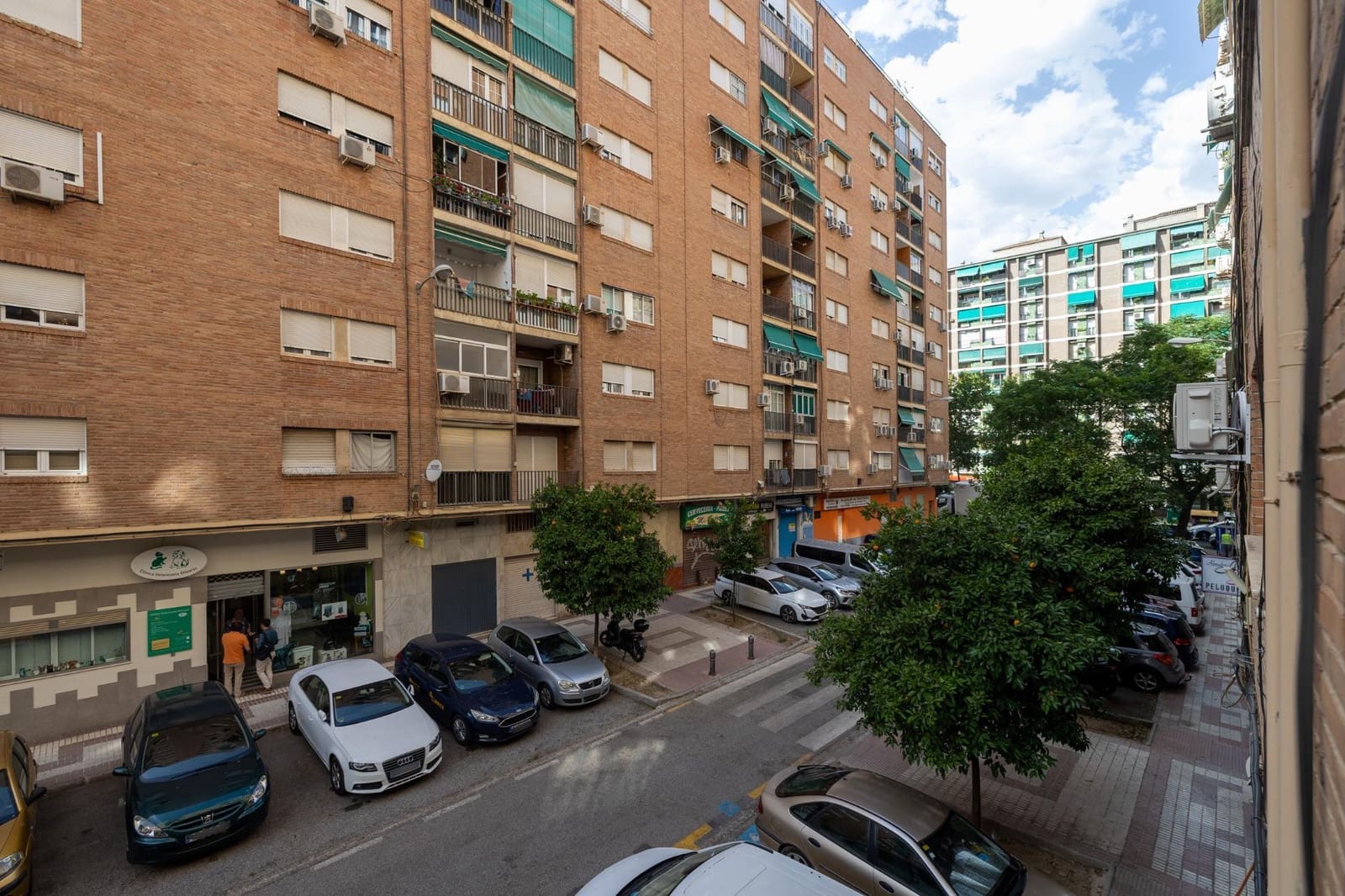 Piso de 3 habitaciones en Granada ciudad en venta - 250.000 € (Ref: 9965508)