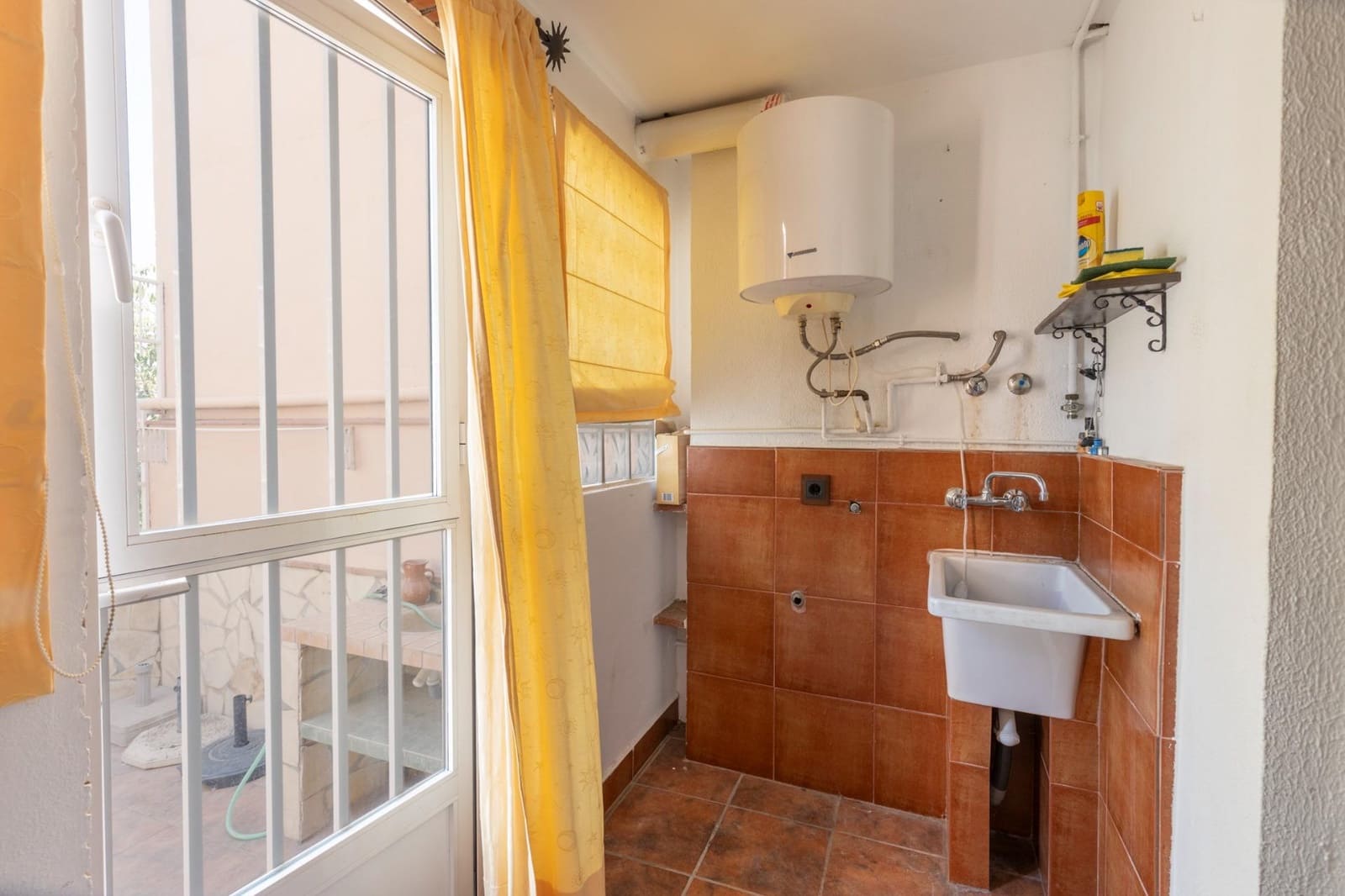 4 soveværelse Rækkehus til salg i Huetor Vega med garage - € 259.000 (Ref: 9965509)